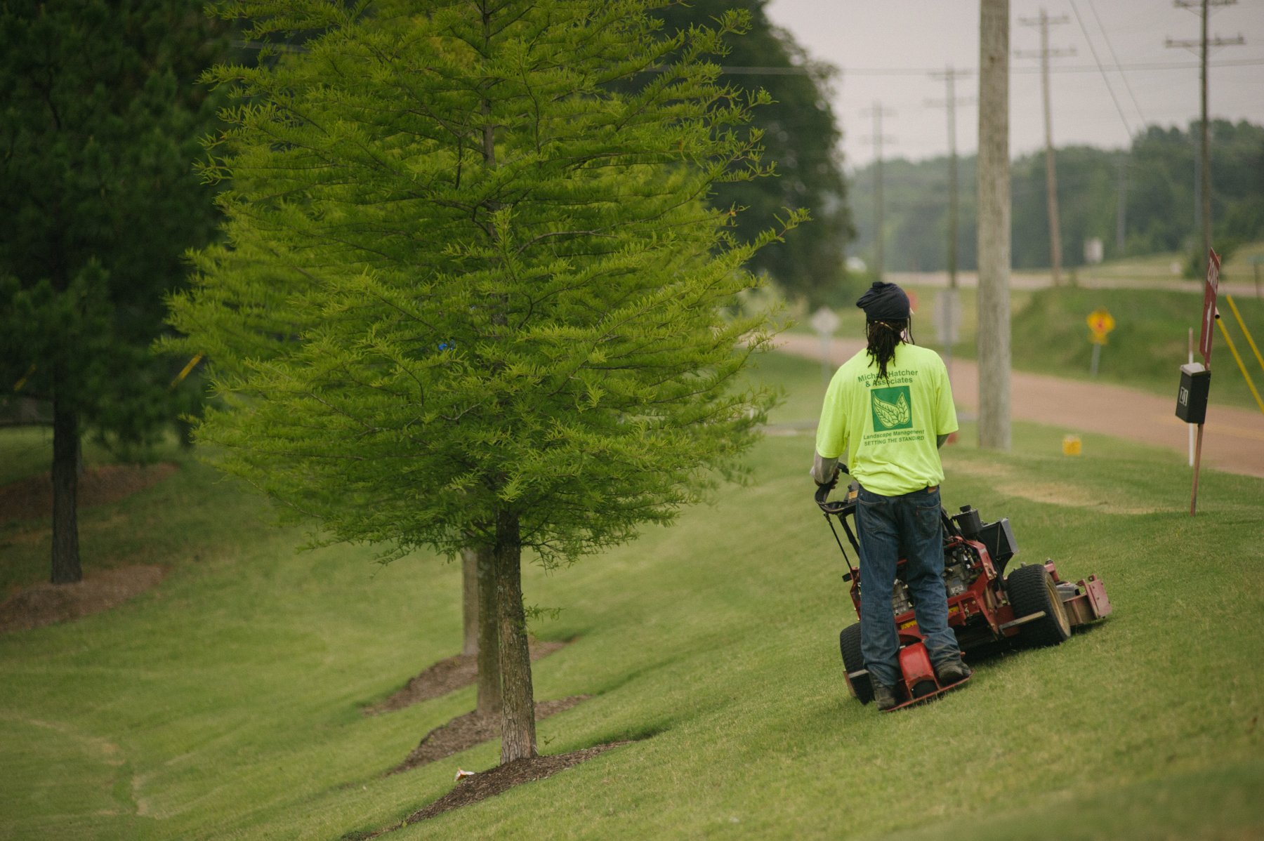 how-mowing-impacts-your-whole-memphis-tn-commercial-property